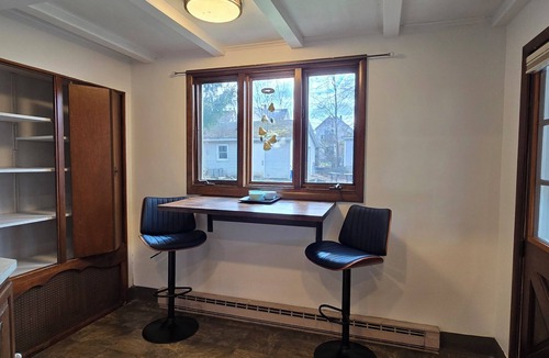 Scranton House | Distinguished Home, High Ceiling, Modern with Historic Charm, Great Neighborhood