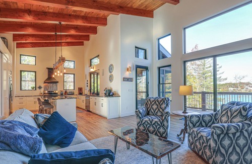 Hickory House | Dock + Game Room: Luxe Retreat on Rhodhiss Lake!