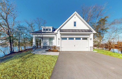 Seaford House | Dock, Game Room! Riverfront Retreat in Seaford