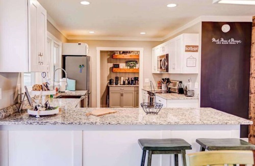Young Harris House | Dock Holiday Retreat