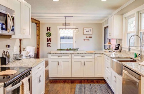 Young Harris House | Dock Holiday Retreat