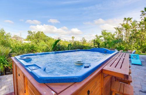 Palmetto House | Dock, Kayaks and On-Site Pond Terra Ceia Home