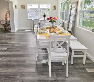 Englewood South House | Dockside Delight Waterfront Gulf Access 4 mins to Beach