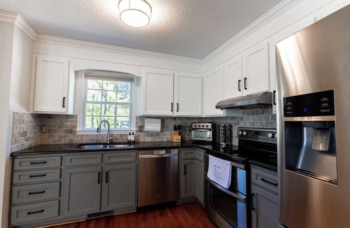 Southmont House | Dockside Dream – Your Perfect Waterfront Escape on High Rock Lake