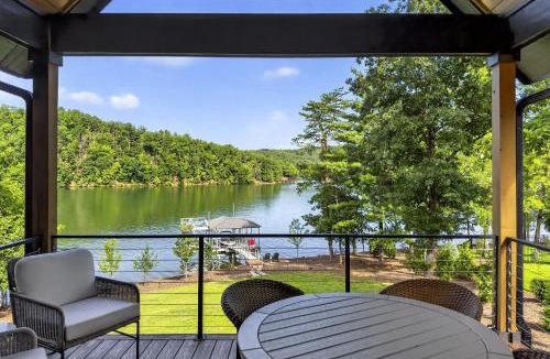 Marion House | Dockside of the Moon