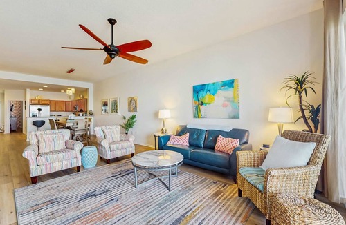 Clearwater Beach Condo | Dog friendly bayfront 4th floor condo with bay views heated pool pool spa WD