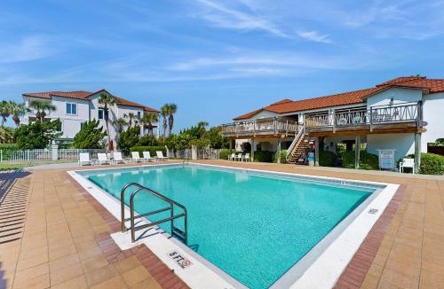 East End House | Dog-friendly beachfront home with private hot tub fireplace on-site pool AC