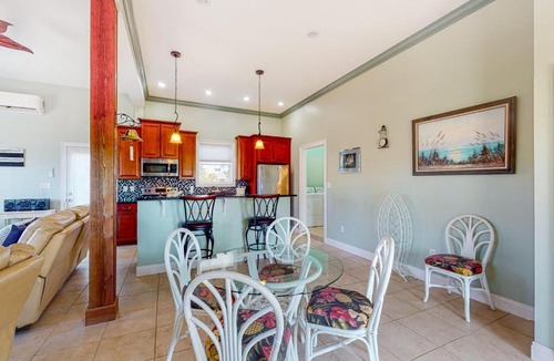 Port St. Joe House | Dog friendly cottage near the beach with patio grill washer dryer partial AC