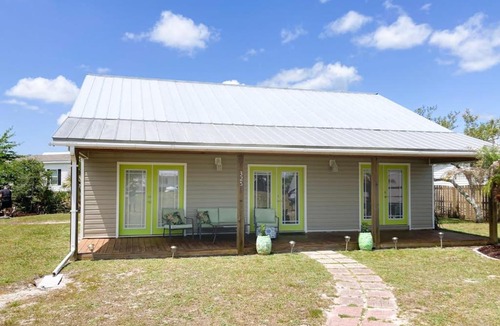 Port St. Joe House | Dog friendly cottage near the beach with patio grill washer dryer partial AC
