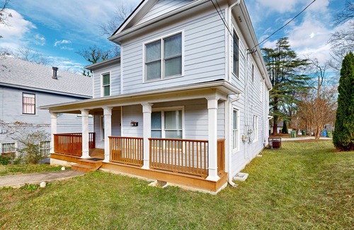 West End Apartment | Dog-friendly home in the heart of West End with central AC & W/D