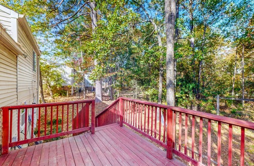 Harbison House | Dog-friendly home with backyard, hammock, close to shopping and dining