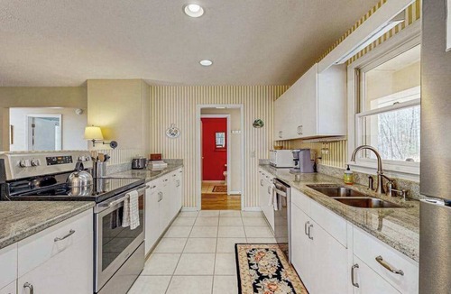 Sylva House | Dog-friendly house w/gorgeous mountain views, deck & hot tub