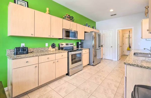 Crystal Cove House | Dog-Friendly Kissimmee Home w/Lanai + Pool!