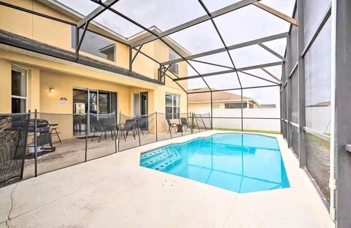 Crystal Cove House | Dog-Friendly Kissimmee Home w/Lanai + Pool!