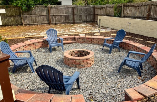 College Green Estates House | Dog-friendly updated home with enclosed yard, smart TVs, firepit, grill, & games