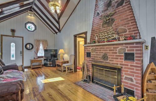 Waretown House | Dog-Friendly Waretown Home w/Furnished Deck!