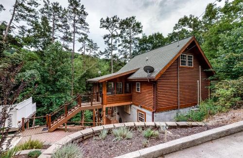 La Follette House | Dog Welcome Lakefront Cabin Sleep 13 Fire Pit Private Dock