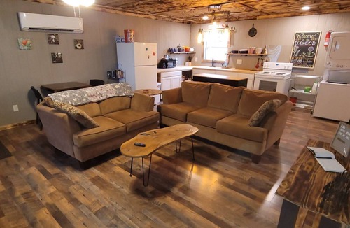 Beersheba Springs Cabin | Dogwood-dog friendly, homestead w/ livestock, quiet, relaxing, hiking, Caverns
