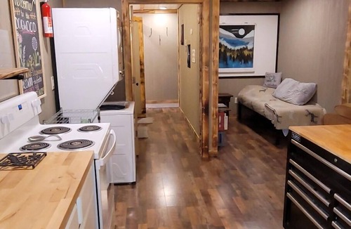 Beersheba Springs Cabin | Dogwood-dog friendly, homestead w/ livestock, quiet, relaxing, hiking, Caverns