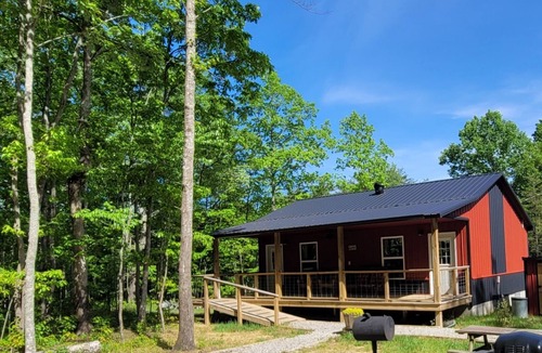 Beersheba Springs Cabin | Dogwood-dog friendly, homestead w/ livestock, quiet, relaxing, hiking, Caverns