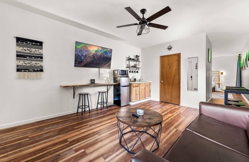 Wears Valley Apartment | Dogwood | King Suite for 4 w/Sleeper Sofa