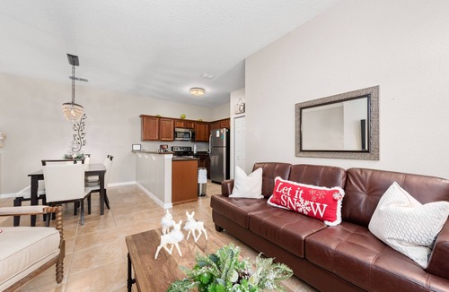 West Kissimmee Condo | Dolce Villas At Oakwater Resort- Located Just 1.5 Miles from Disney