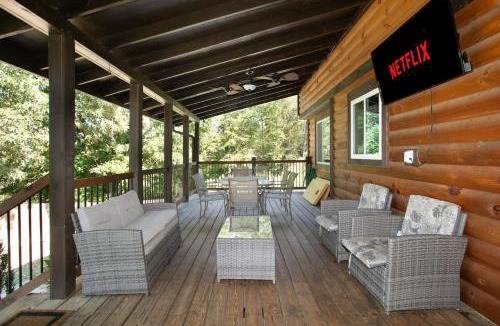 Caton House | Dollys Darling Cabin Views Hot Tub Game Area