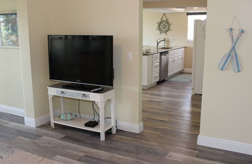 Port Richey House | Dolphin Cove Getaway - 3 bedroom waterfront, floating dock, with water "toys"!