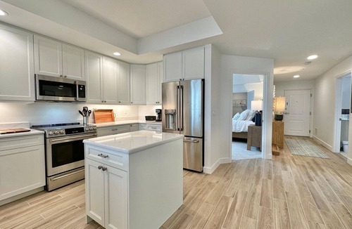 Island Estate Condo | Dolphin Harbour 305 - Luxury Waterfront