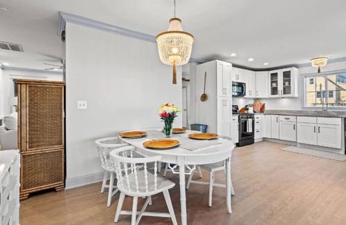 Georgetown House | Dolphin Point: Beautiful bungalow w/private dock