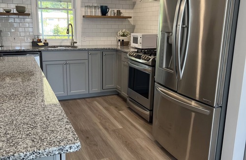 Villas Cottage | Don't miss a Summer on the bay! Book now!