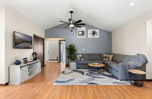 Mount Dora House | Doras Dream, 4 Bedrooms, Sleeps 12, Downtown