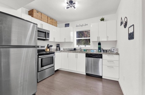 Buena Vista House | Dos Casitas Design District #2 - 4/2 House - 5 minutes from Wynwood and Design