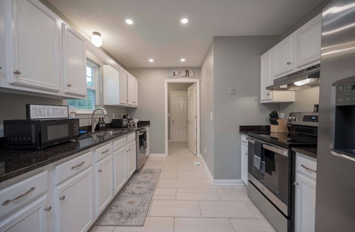 Murfreesboro House | Double Diamond Rentals - Peaceful Retreat