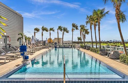 Bay Harbor Islands Apartment | Double Queen Room-Hosted by Sweetstay