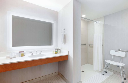 East Point Hotel | DoubleTree by Hilton Atlanta Airport
