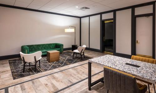 Central Business District Hotel | DoubleTree by Hilton Newark Penn Station, NJ