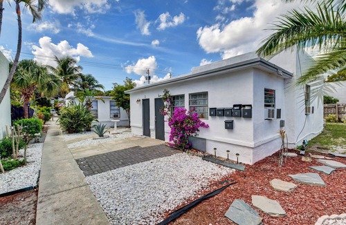 Delray Beach Cottage | Down Town Delray, near Ave and beach, Free parking