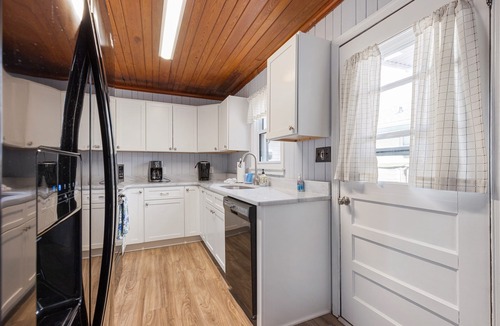 Crescent Beach House | Downstairs House across street from beach w/Pool