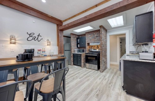 Columbus Apartment | Downtown, 2 Kings, Family, 15 mins to Fort Benning