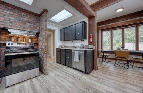 Columbus Apartment | Downtown, 2 Kings, Family, 15 mins to Fort Benning