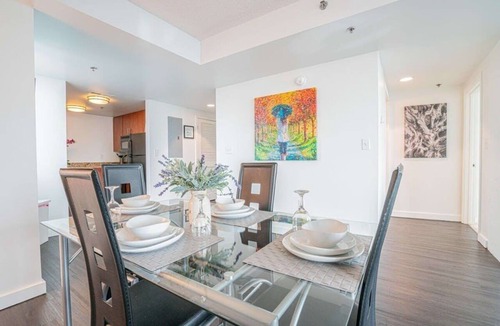 Downtown West Apartment | Downtown 2BR Apartment near Convention Center by RedAwning