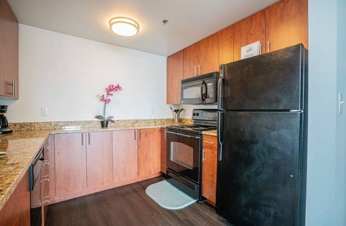 Downtown West Apartment | Downtown 2BR Apartment near Convention Center by RedAwning