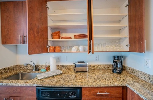 Downtown West Apartment | Downtown 2BR Apartment near Convention Center by RedAwning