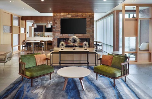 Athens Hotel | Downtown Athens King Room Breakfast, Pool & Gym