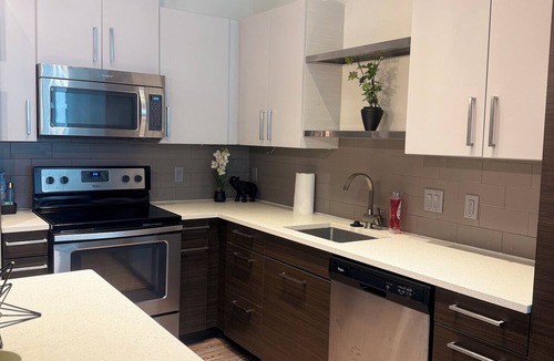 Peachtree Center Apartment | Downtown ATL Condo Near Mercedes-Benz Stadium