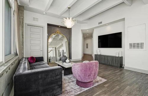 Downtown Atlanta Apartment | Downtown ATL Panoramic Views Minutes From FIFA World Cup