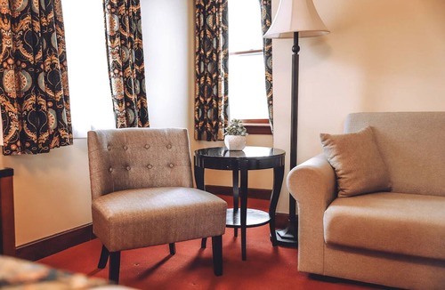 Milford House | Downtown Basecamp: Enjoy Nature, History & Our Free Breakfast