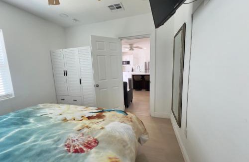 North Hyde Park Apartment | Downtown Central 1B-1B #2