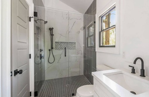 Westside Cottage | Downtown Charleston cottage, next to Hampton Park. Great location!!